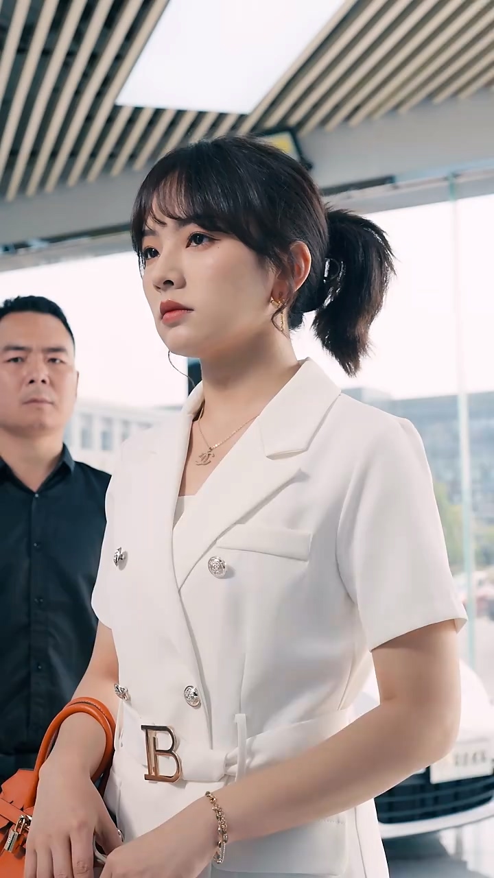 棄婚當日，我被首富千金逼婚(全集)